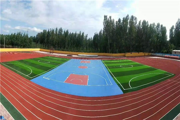透氣型塑膠跑道材料價(jià)格每平方多少錢？