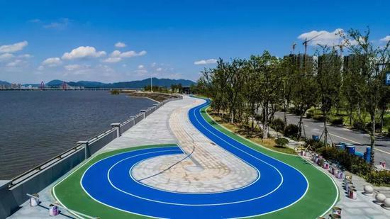 東陽公園塑膠跑步道 東陽公園塑膠跑步道